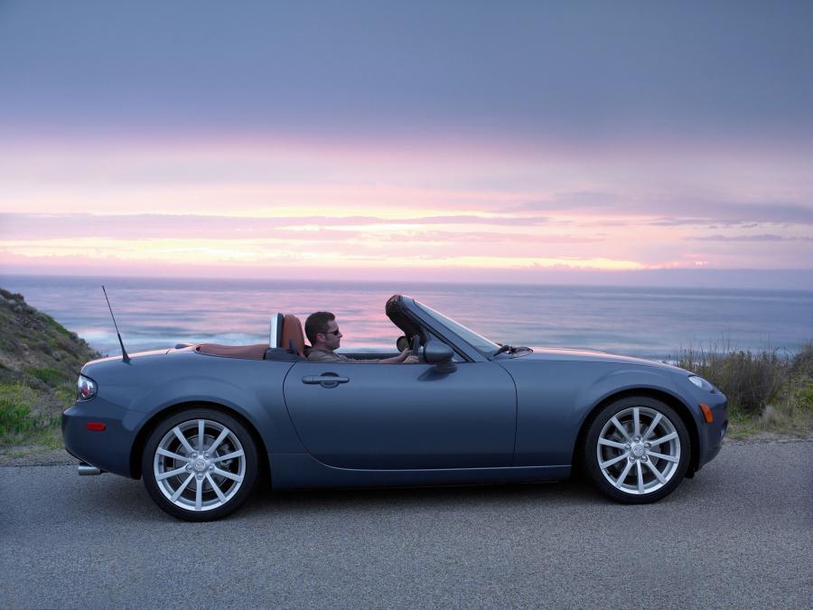  Mazda MX-5 Roadster Coupe 2006 года  (фото 100 из 212)
